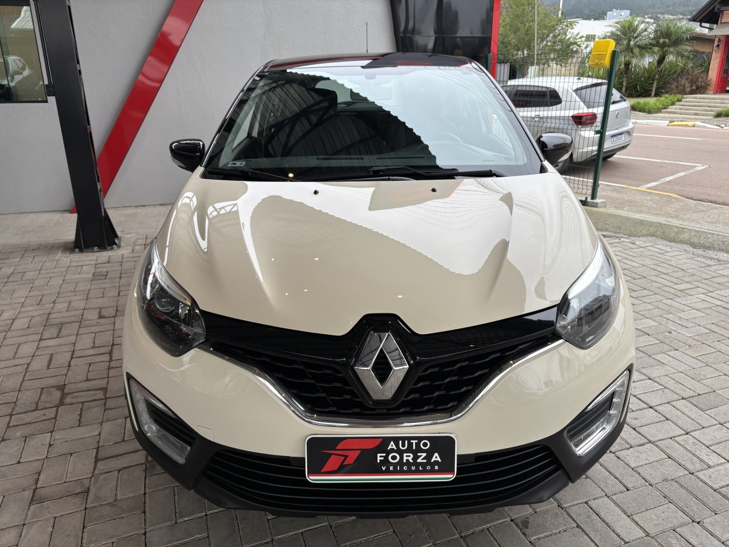 RENAULT CAPTUR 1.6 16V SCE FLEX LIFE X-TRONIC — foto 2