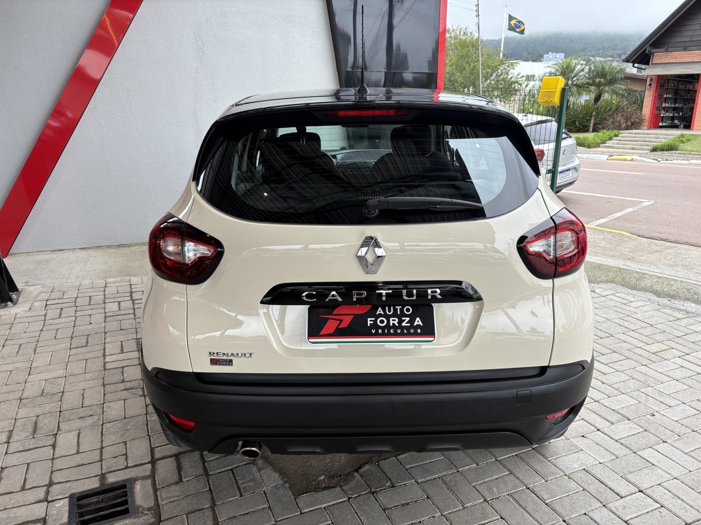 RENAULT CAPTUR 1.6 16V SCE FLEX LIFE X-TRONIC — foto 6