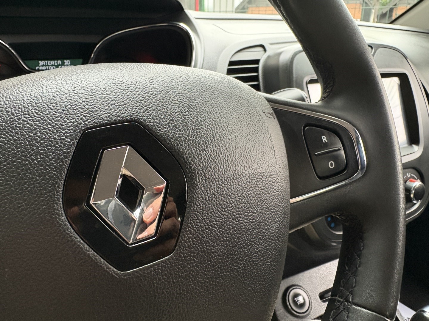 RENAULT CAPTUR 1.6 16V SCE FLEX LIFE X-TRONIC — foto 12