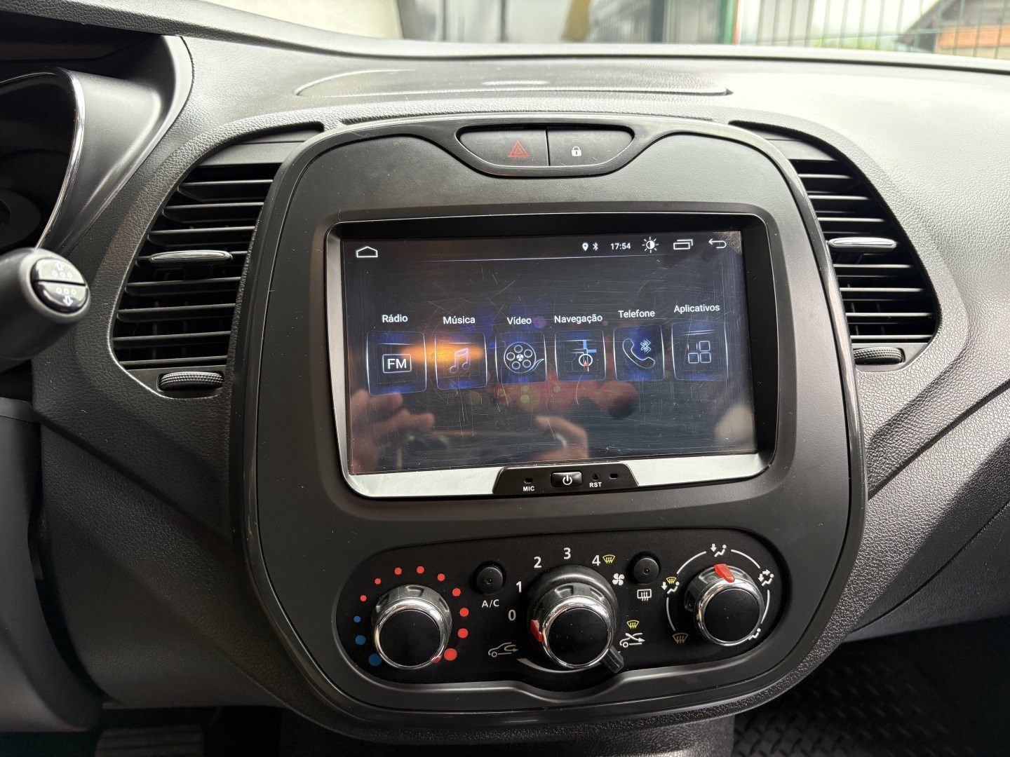 RENAULT CAPTUR 1.6 16V SCE FLEX LIFE X-TRONIC — foto 13