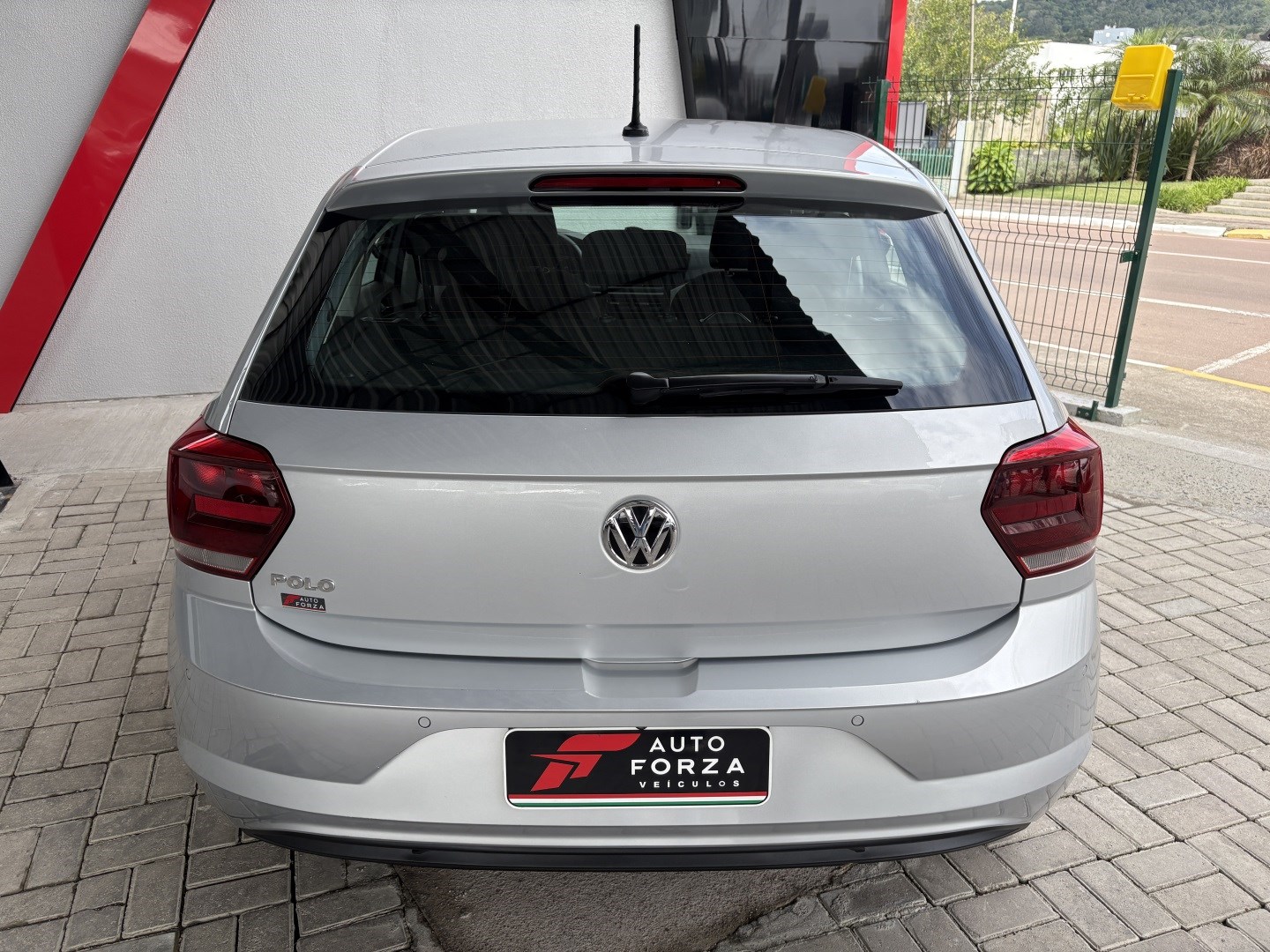 VOLKSWAGEN POLO 1.0 MPI TOTAL FLEX MANUAL — foto 6