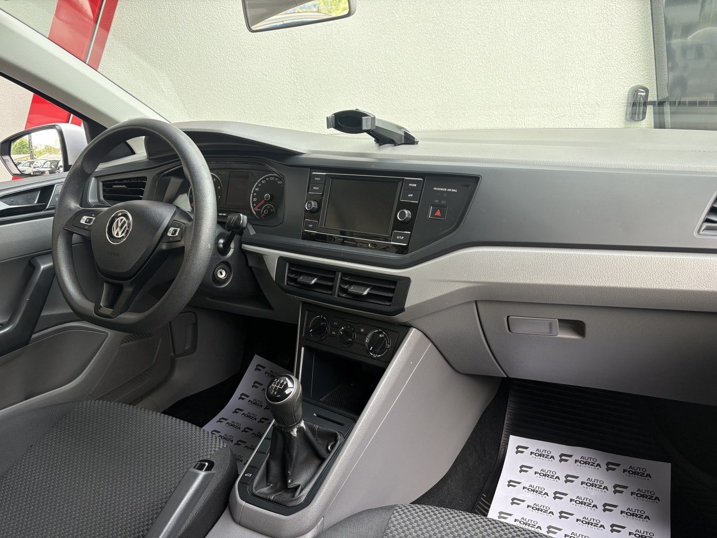 VOLKSWAGEN POLO 1.0 MPI TOTAL FLEX MANUAL — foto 11