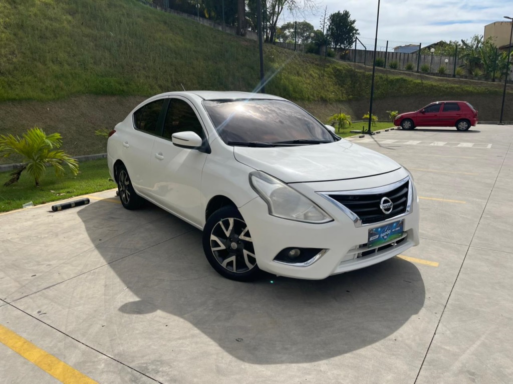 NISSAN VERSA