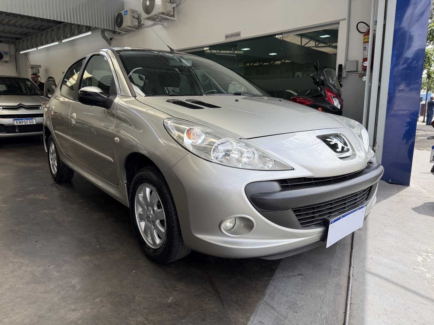 PEUGEOT 207
