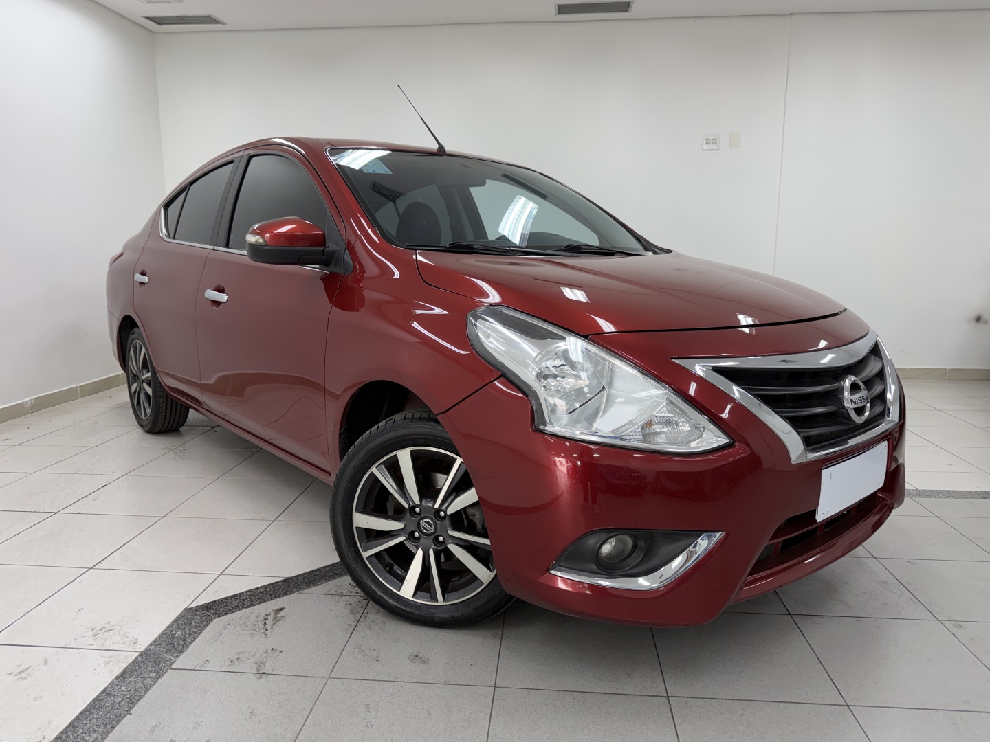 NISSAN VERSA