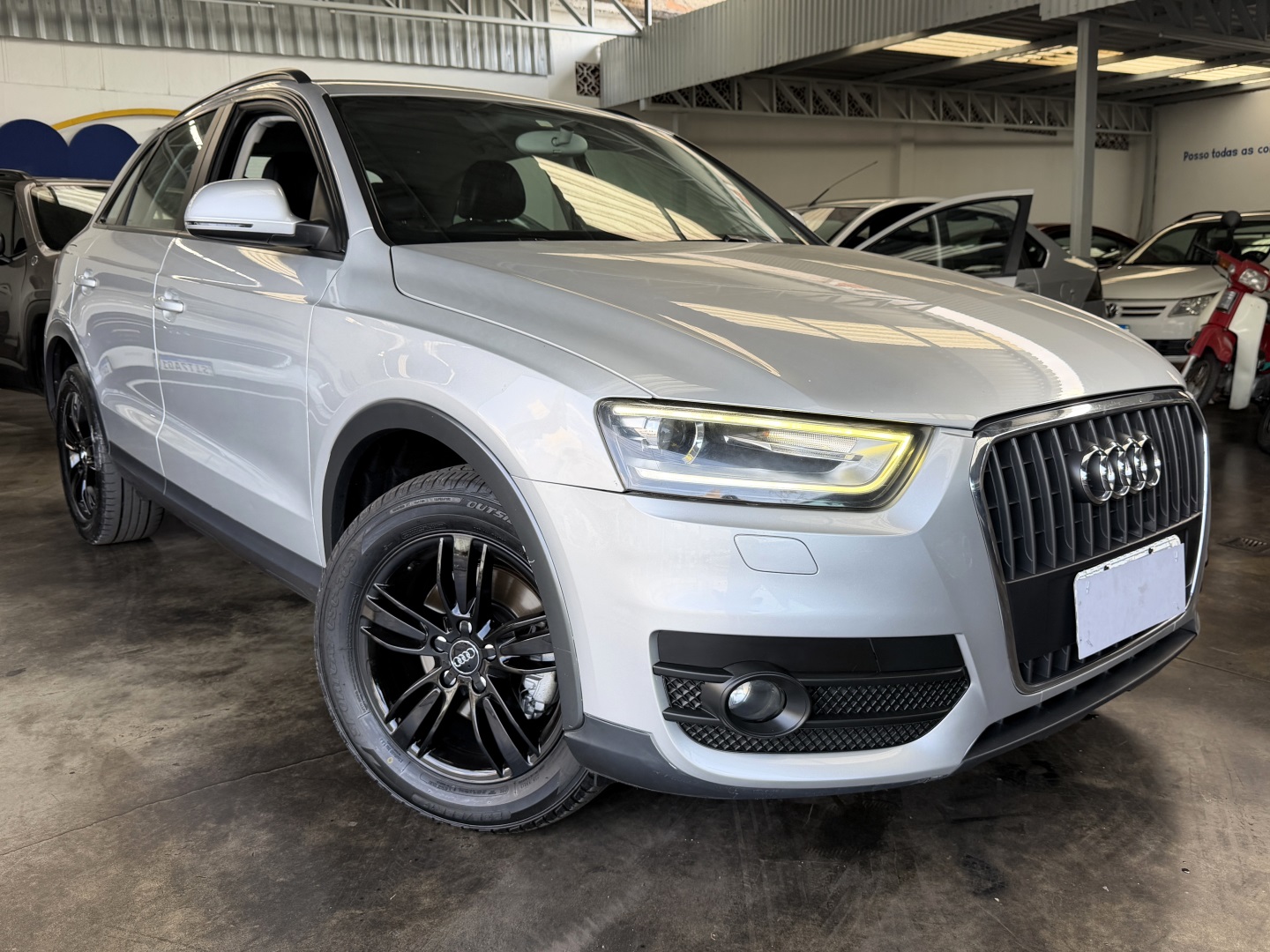 AUDI Q3