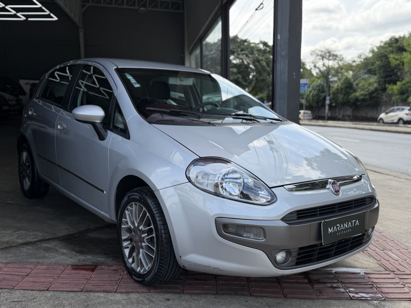 FIAT PUNTO 1.6 ESSENCE 16V FLEX 4P MANUAL