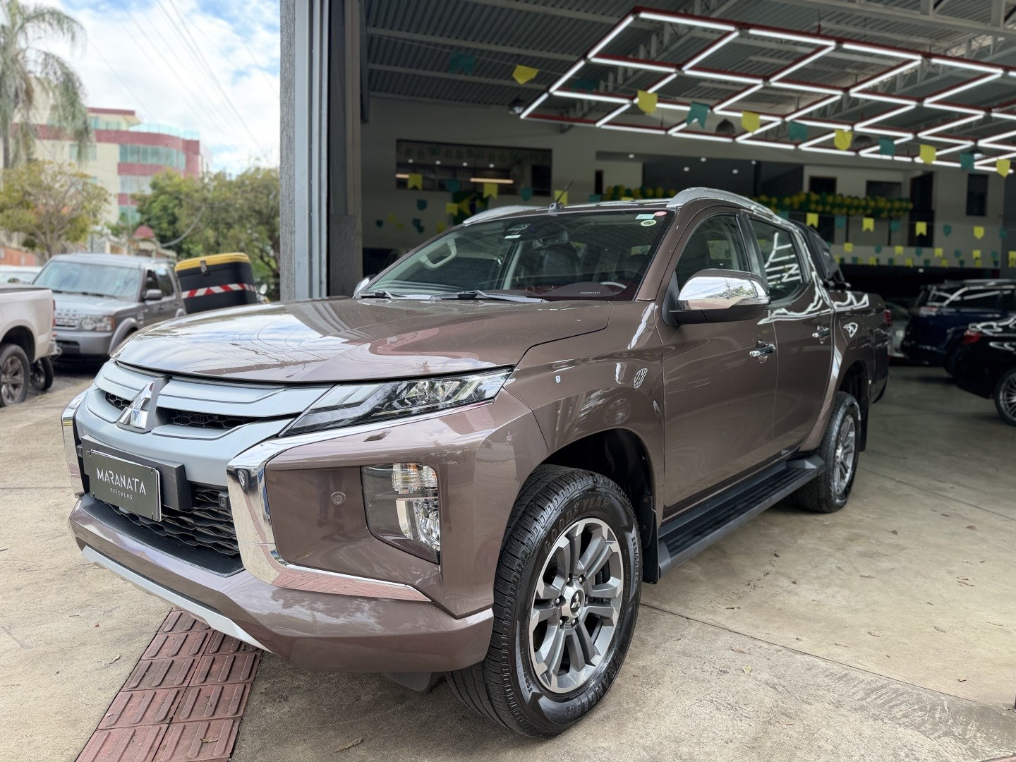 MITSUBISHI L200 TRITON 2.4 16V TURBO DIESEL SPORT HPE-S CD 4P 4X4 AUTOMÁTICO