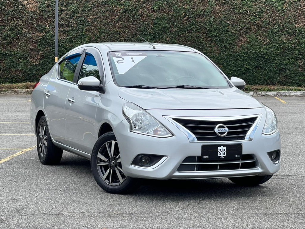 NISSAN VERSA