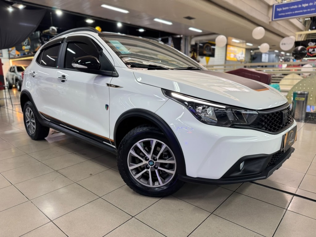 FIAT ARGO 1.3 FIREFLY FLEX TREKKING CVT