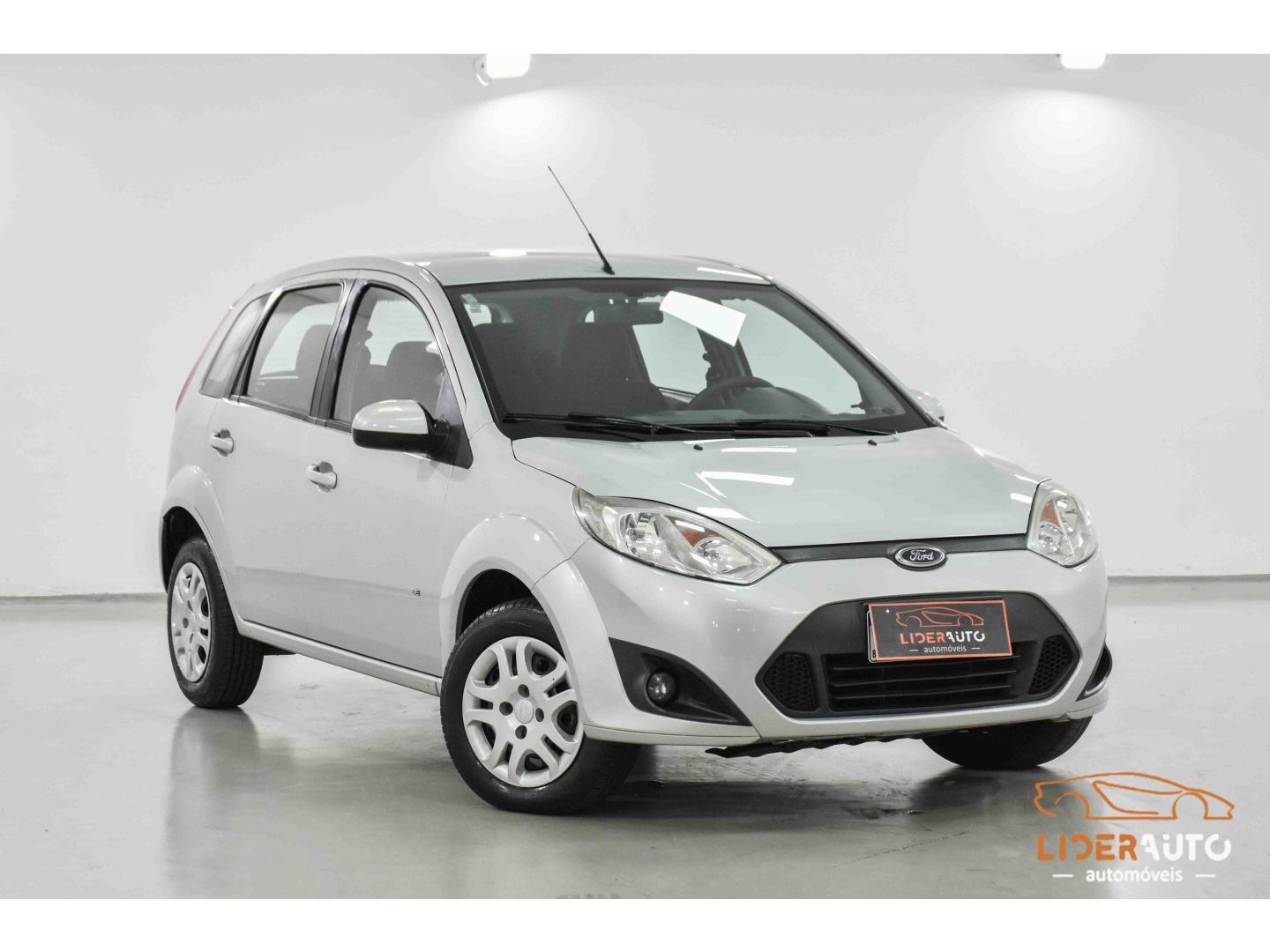 FORD FIESTA 1.6 ROCAM SE 8V FLEX 4P MANUAL