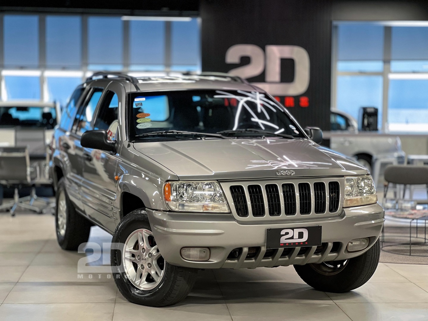 JEEP GRAND CHEROKEE 5.2 LIMITED 4X4 V8 16V GASOLINA 4P AUTOMÁTICO