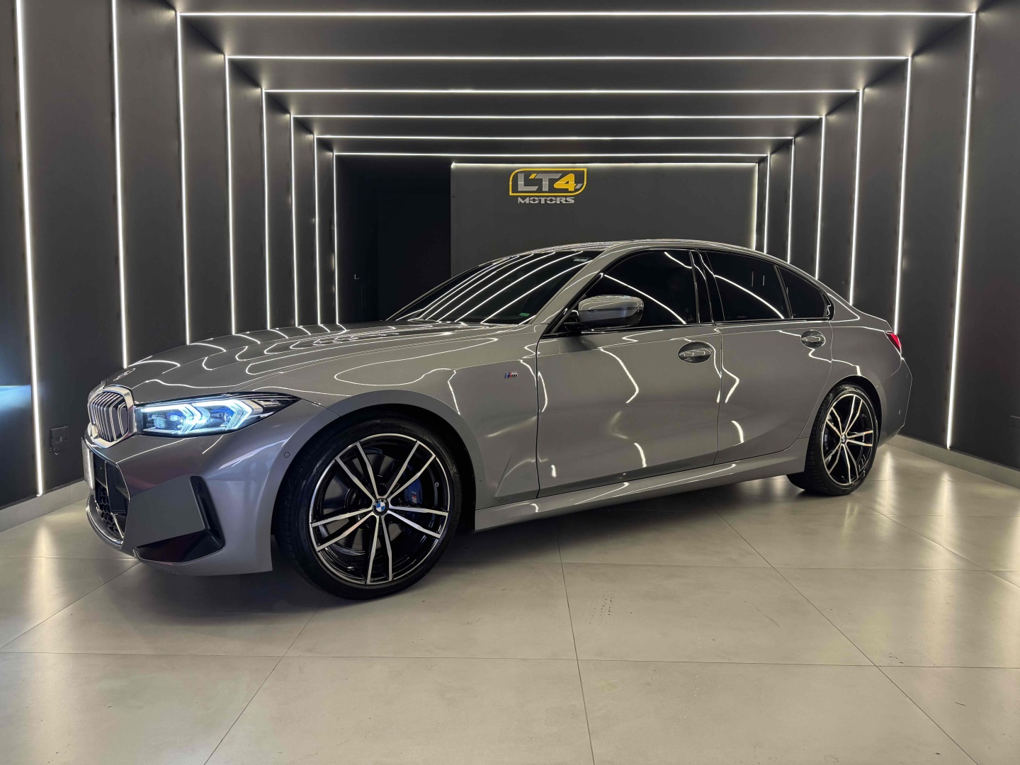 BMW 320i