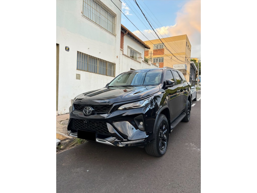 TOYOTA HILUX SW4