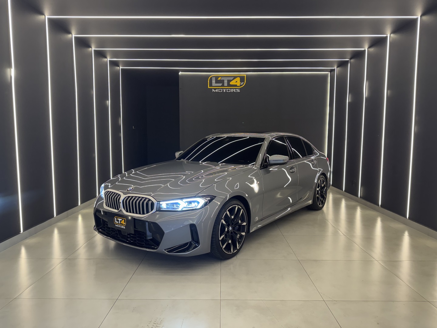 BMW 320i