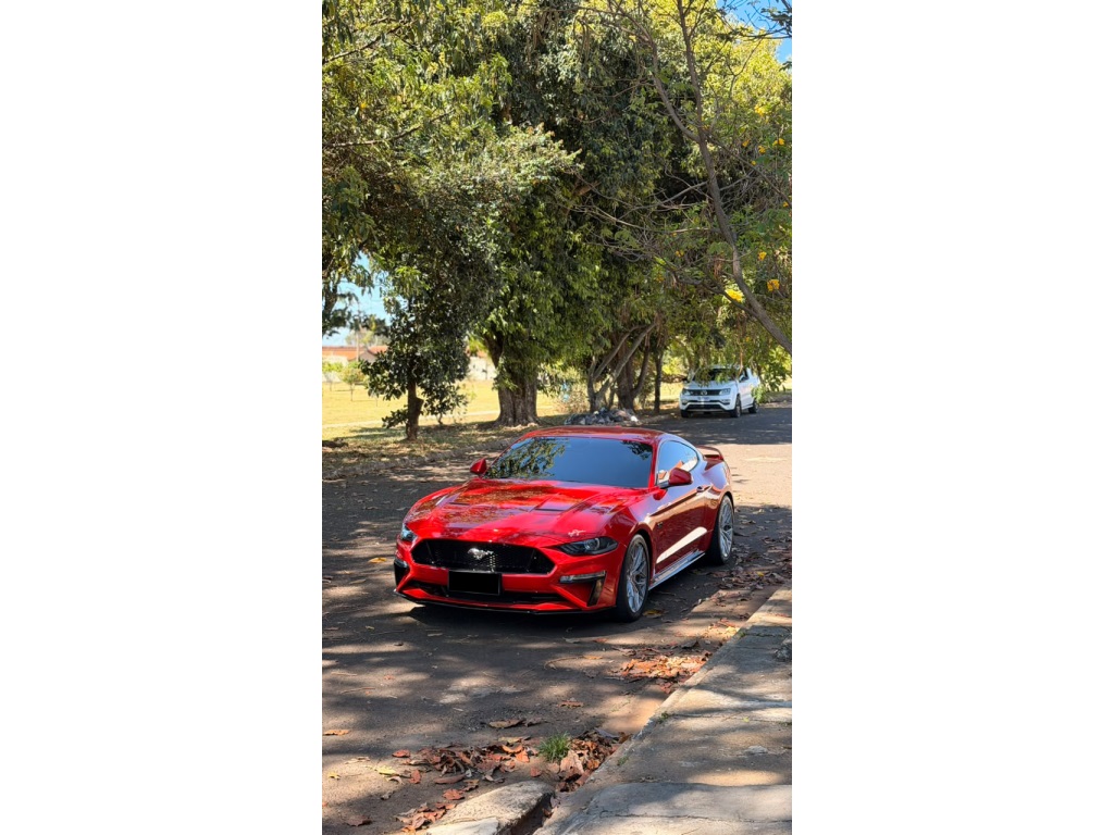 FORD MUSTANG