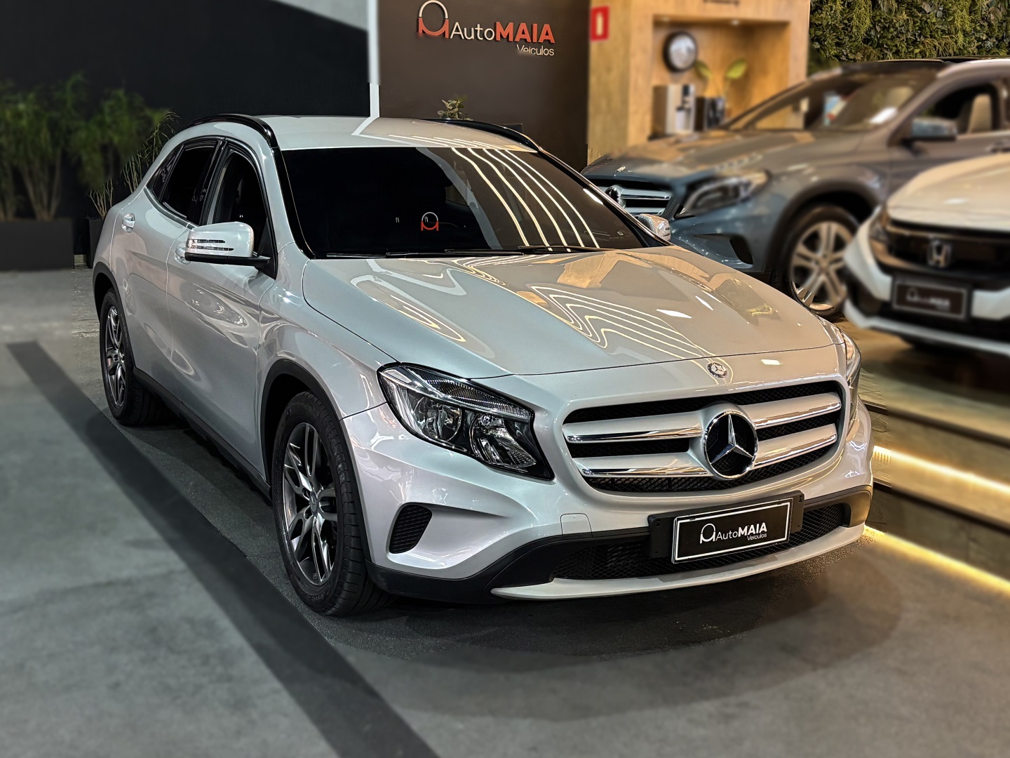 MERCEDES-BENZ GLA 200