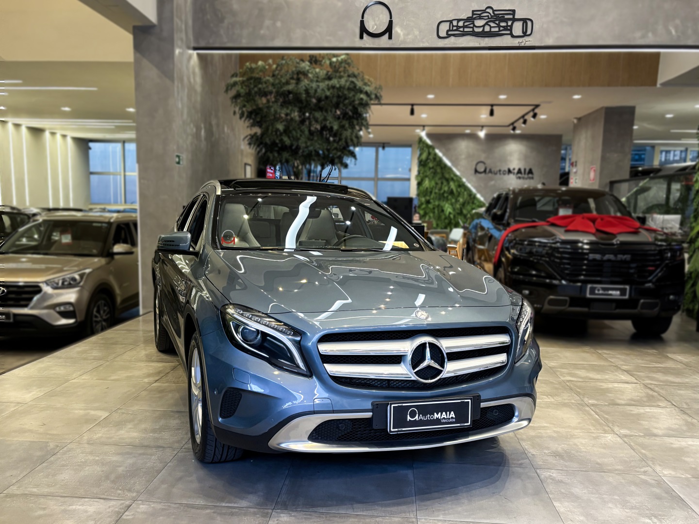 MERCEDES-BENZ GLA 200