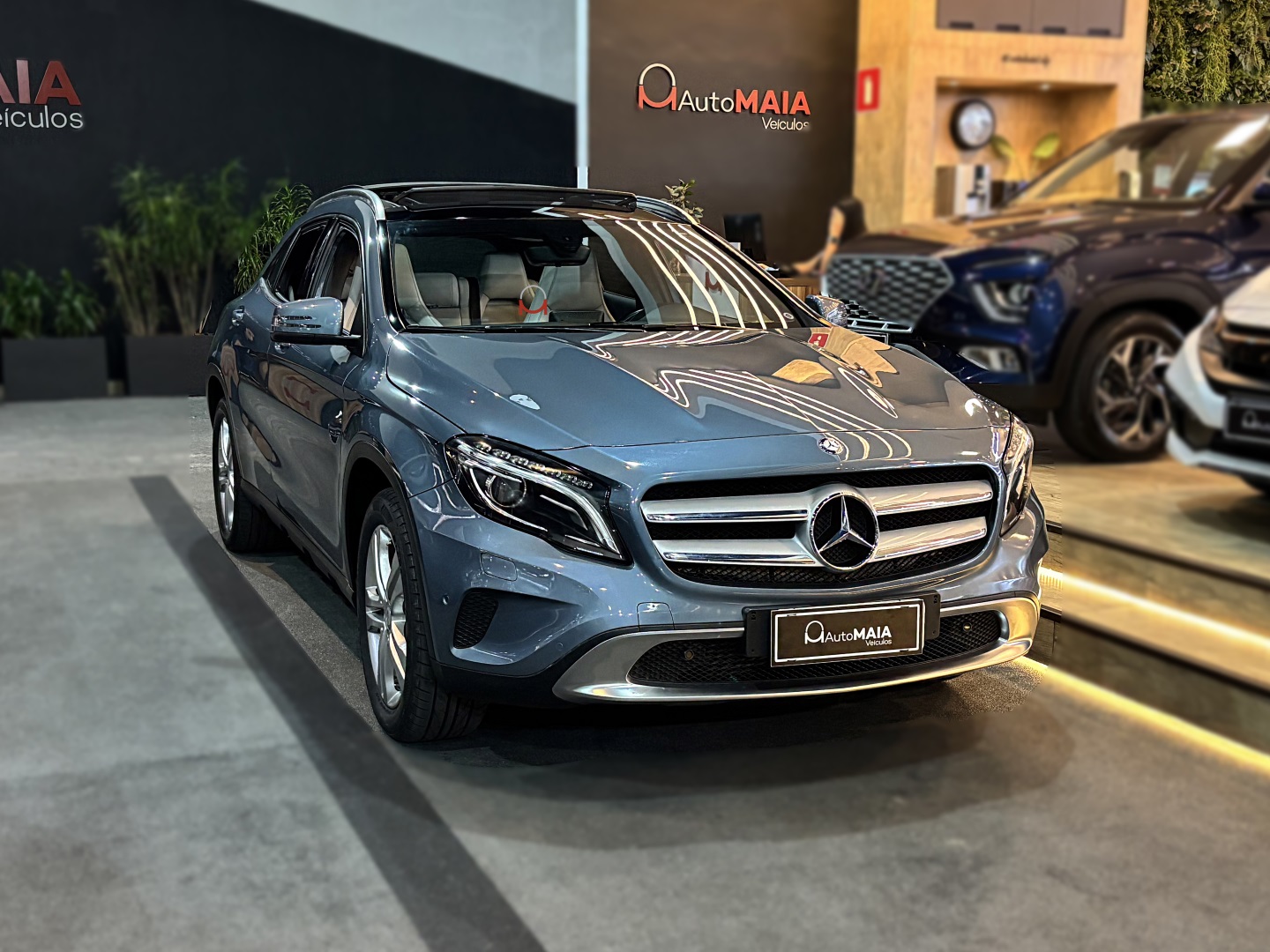 MERCEDES-BENZ GLA 200