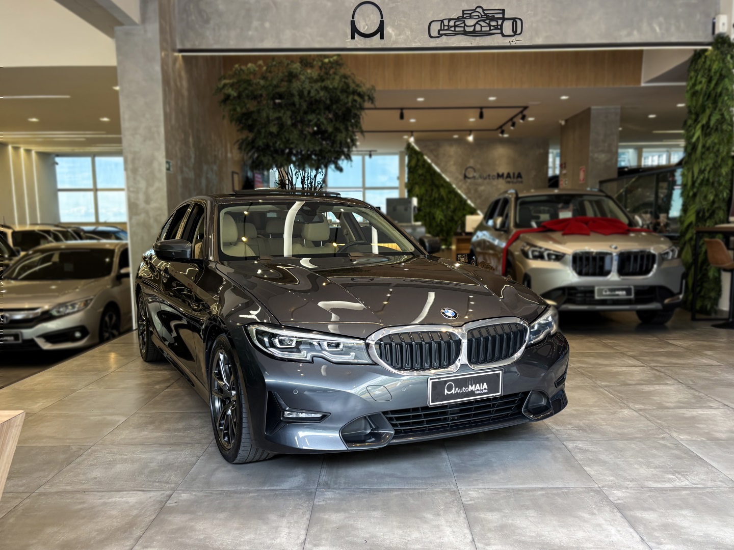 BMW 330i