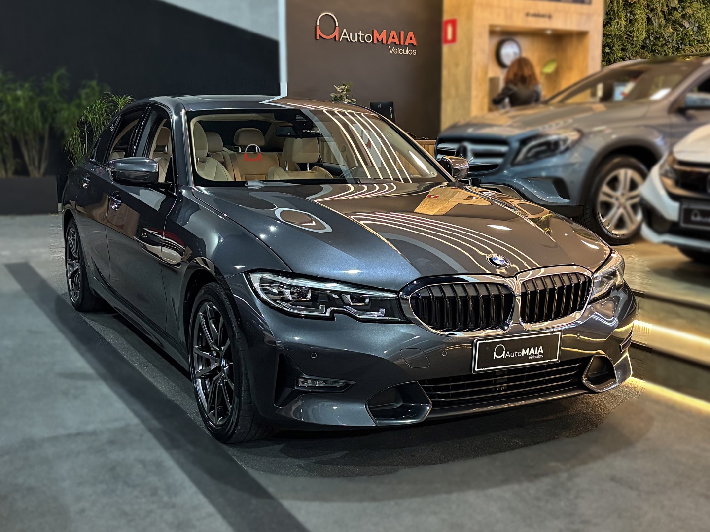 BMW 330i