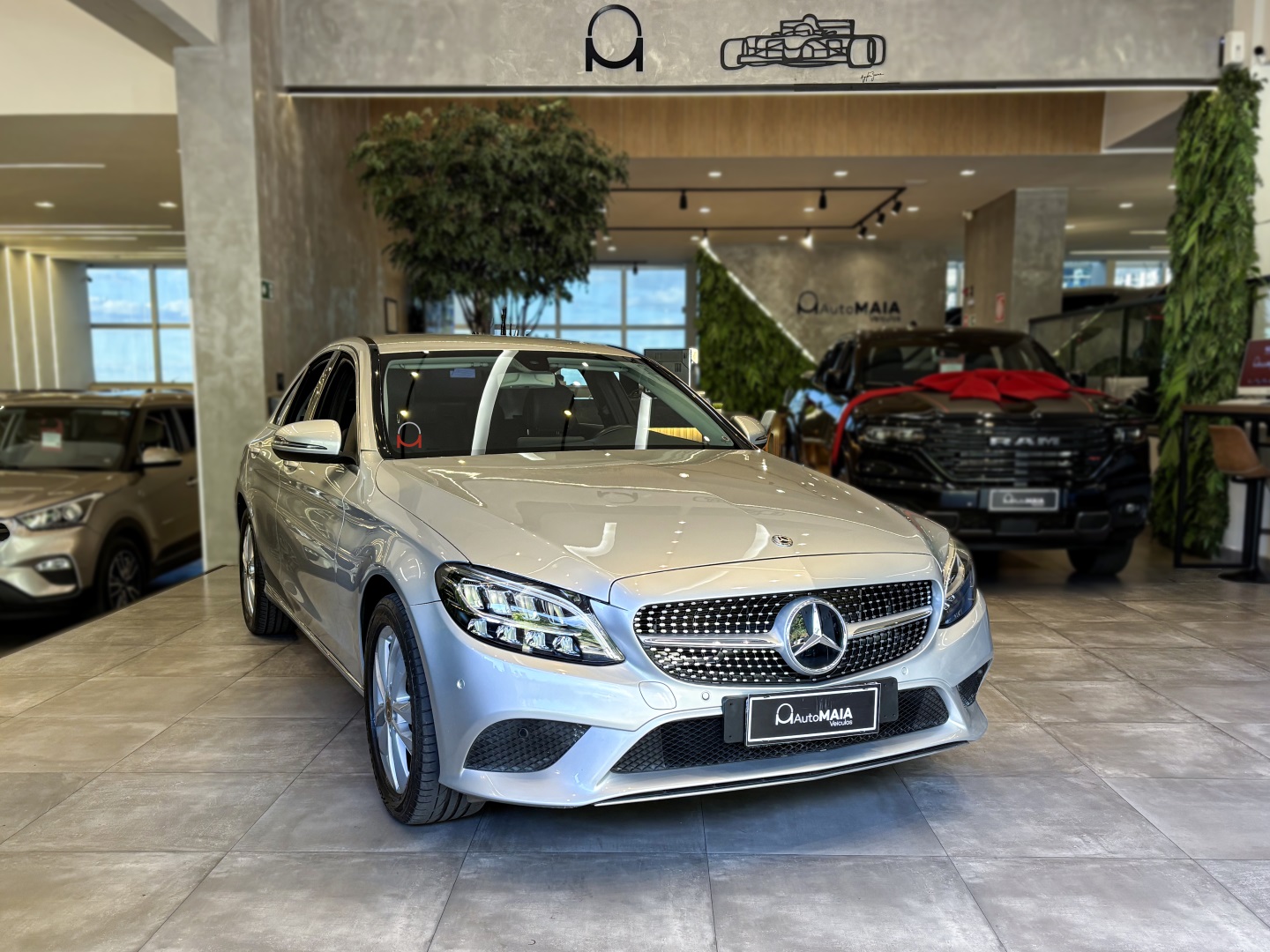 MERCEDES-BENZ C 180