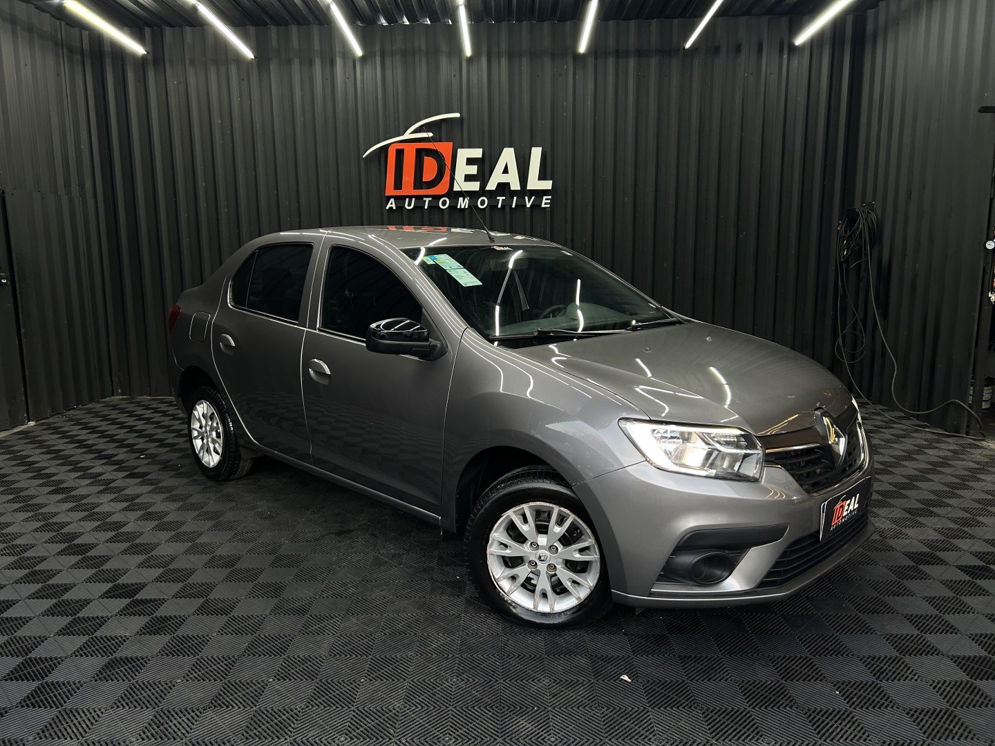RENAULT LOGAN