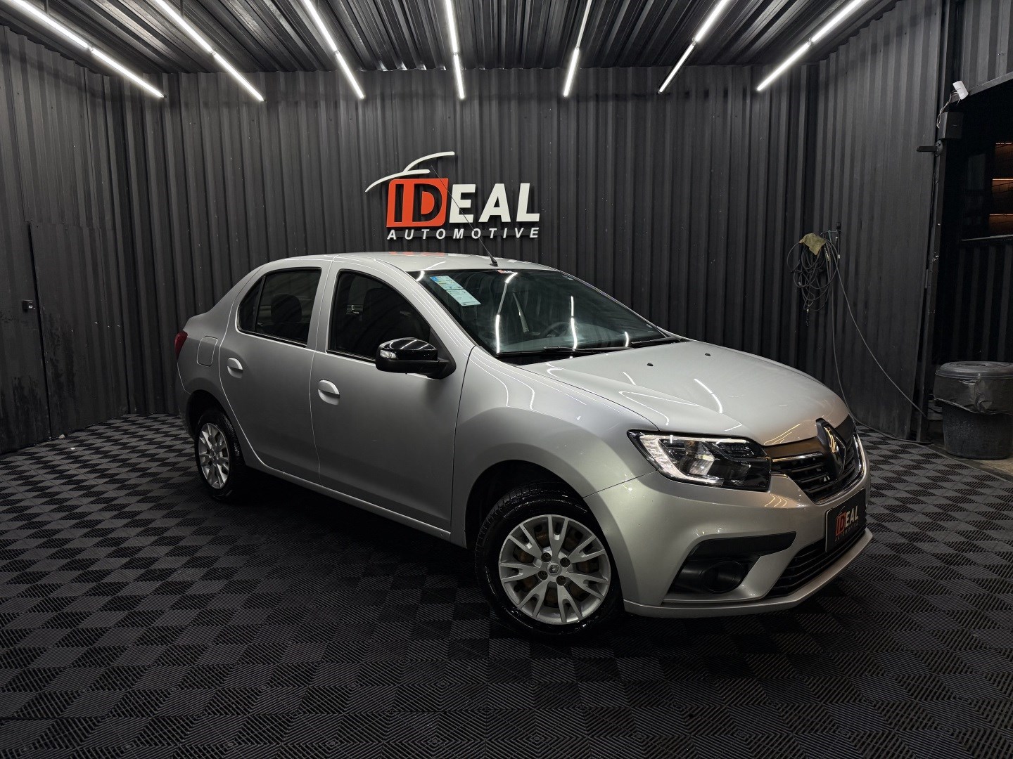 RENAULT LOGAN