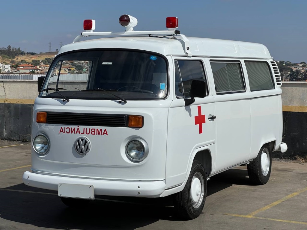 VOLKSWAGEN KOMBI 1.6 MI FURGÃO 8V GASOLINA 3P MANUAL