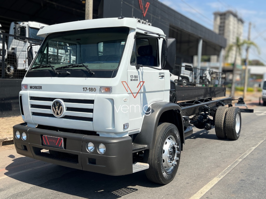 VOLKSWAGEN 17.180 WORKER 2P (DIESEL)