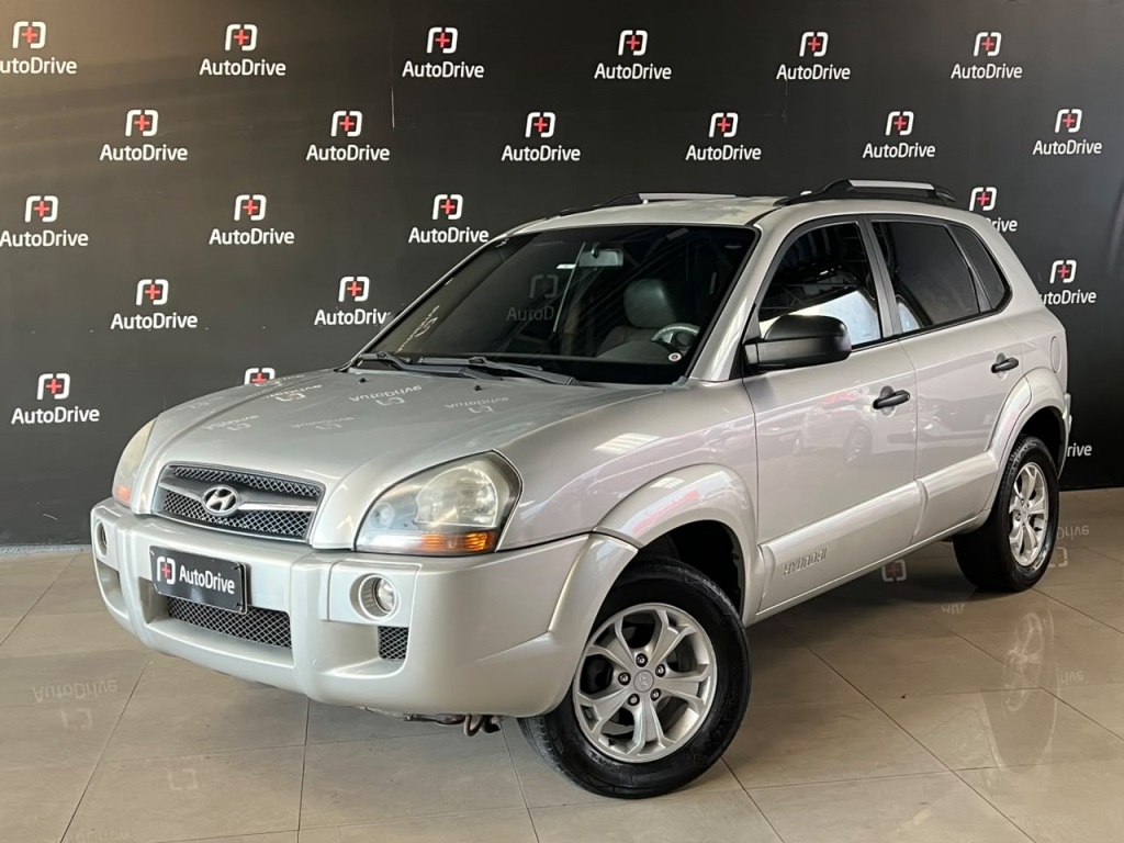 HYUNDAI TUCSON 2.0 MPFI GL 16V 142CV 2WD GASOLINA 4P MANUAL