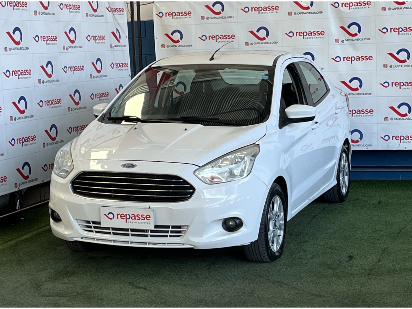 FORD KA SEDAN