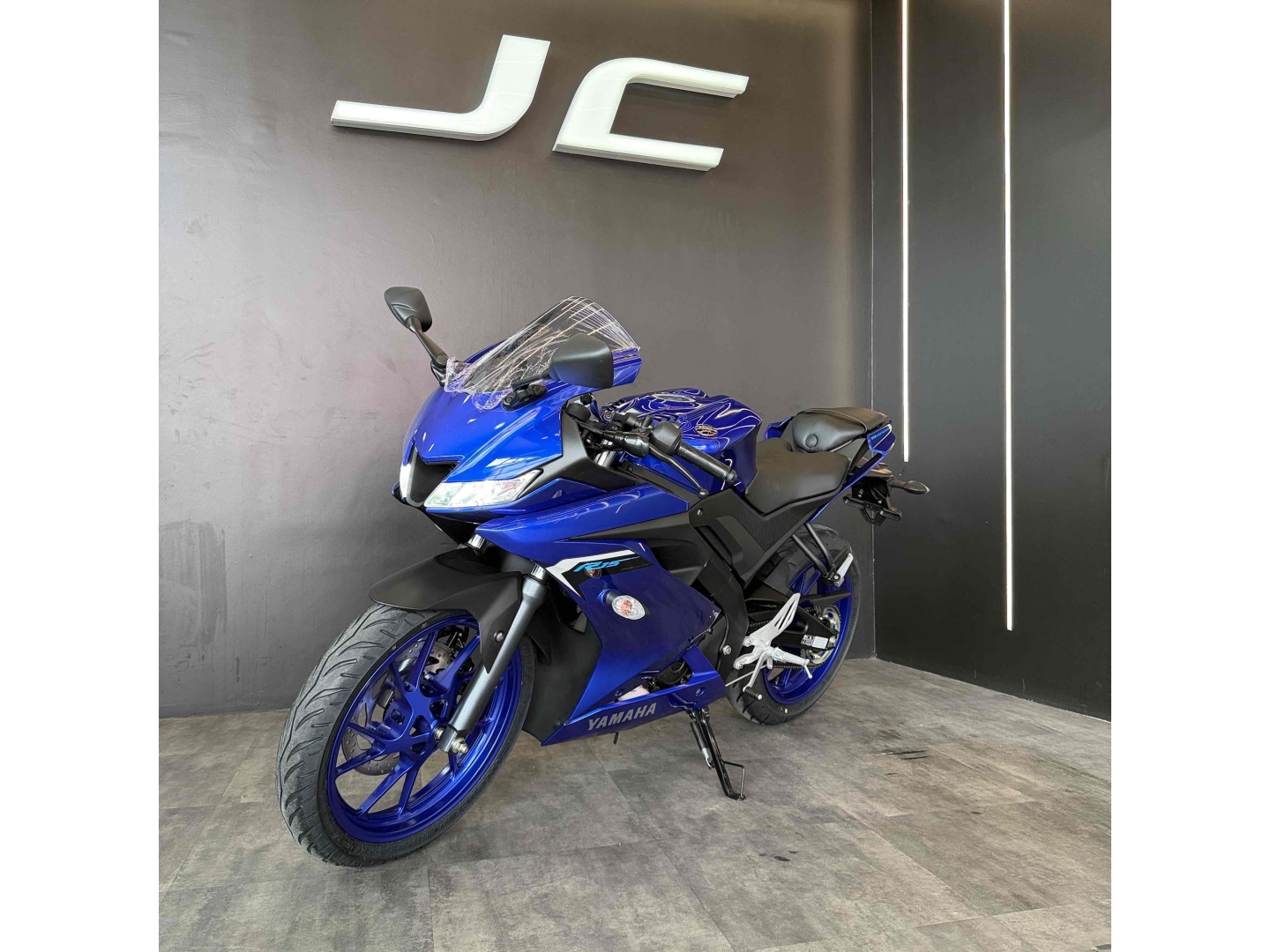 YAMAHA YZF-R15 ABS