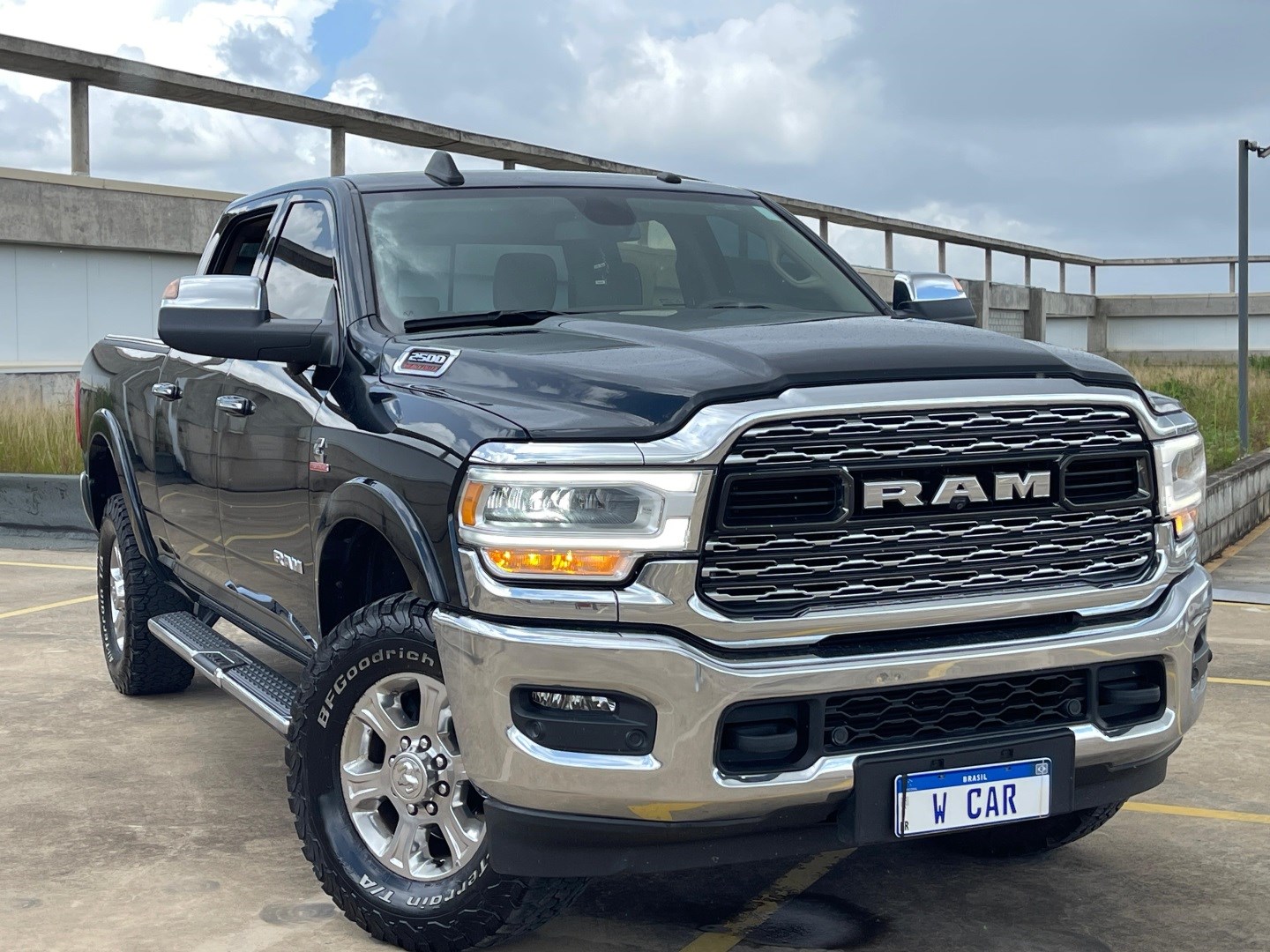 RAM 2500 6.7 I6 TURBO DIESEL LARAMIE CD 4X4 AUTOMÁTICO