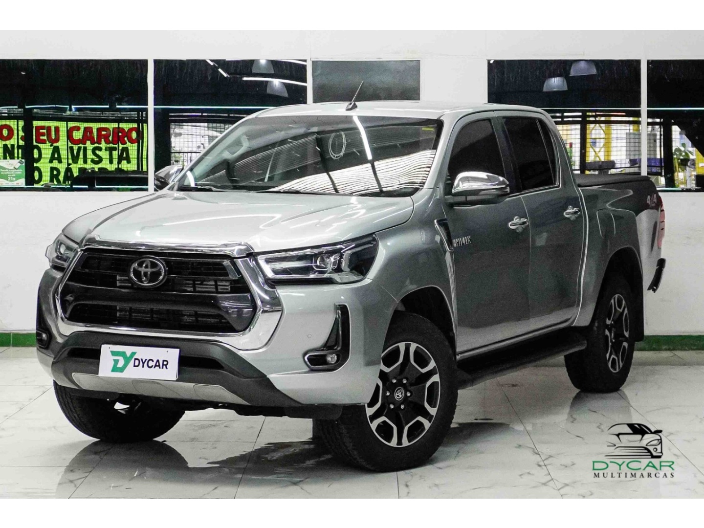 TOYOTA HILUX 2.8 D-4D TURBO DIESEL CD SRX 4X4 AUTOMÁTICO