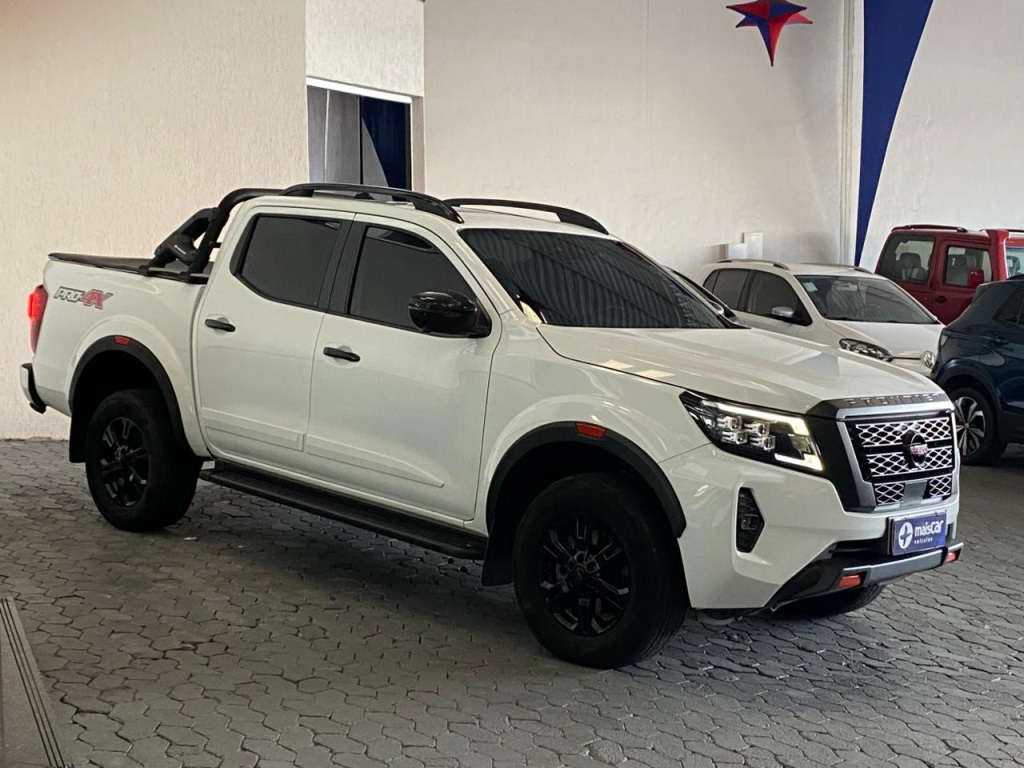 NISSAN FRONTIER 2.3 16V TURBO DIESEL PRO4X CD 4X4 AUTOMÁTICO