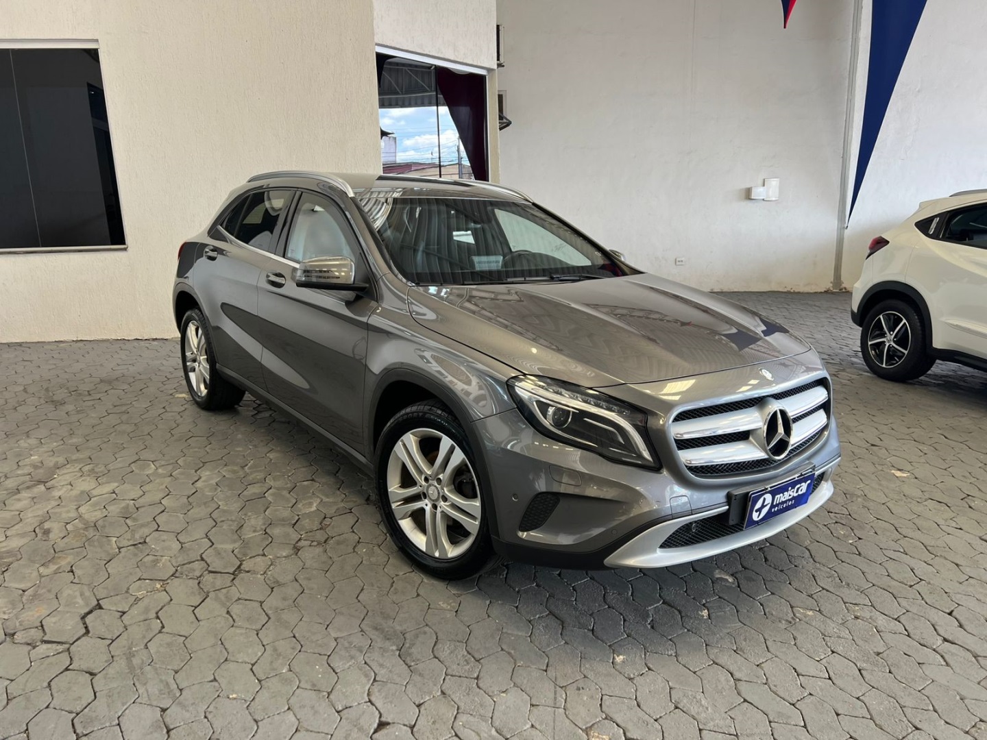MERCEDES-BENZ GLA 200 1.6 CGI ADVANCE 16V TURBO FLEX 4P AUTOMÁTICO