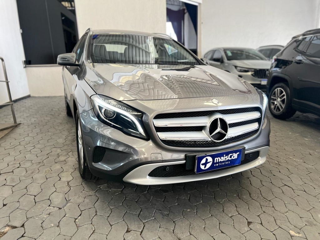 MERCEDES-BENZ GLA 200 1.6 CGI ADVANCE 16V TURBO FLEX 4P AUTOMÁTICO