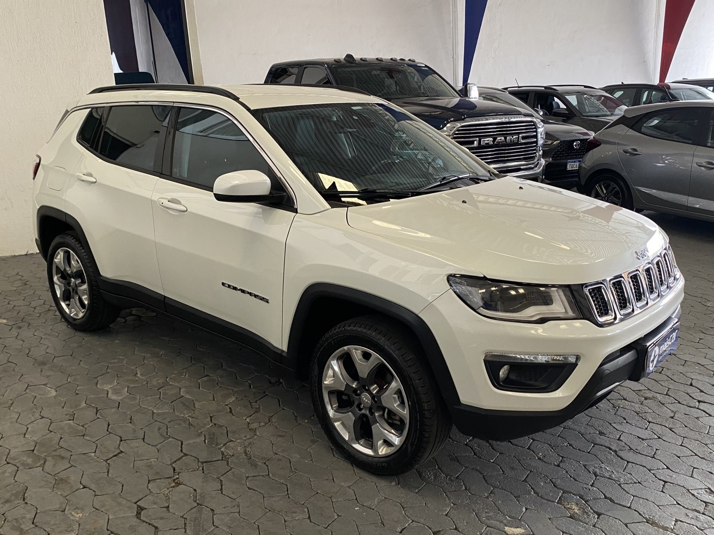 JEEP COMPASS 2.0 16V DIESEL LONGITUDE 4X4 AUTOMÁTICO