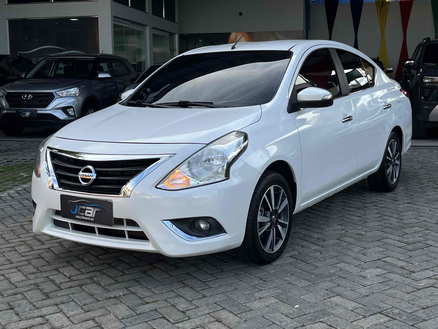 NISSAN VERSA