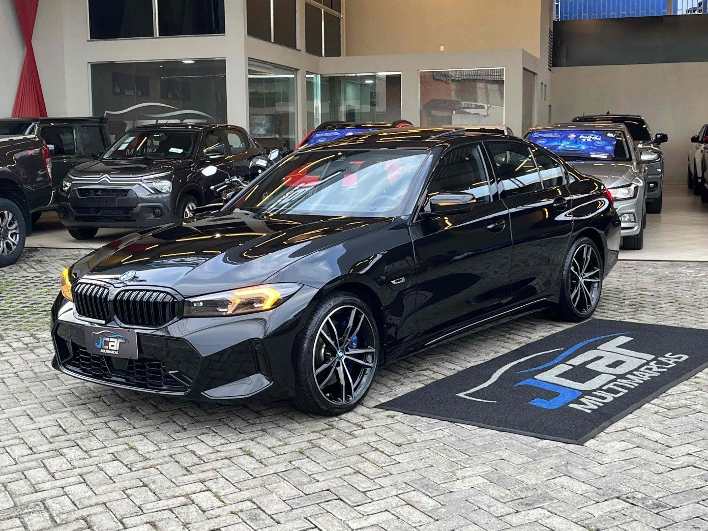BMW 330e