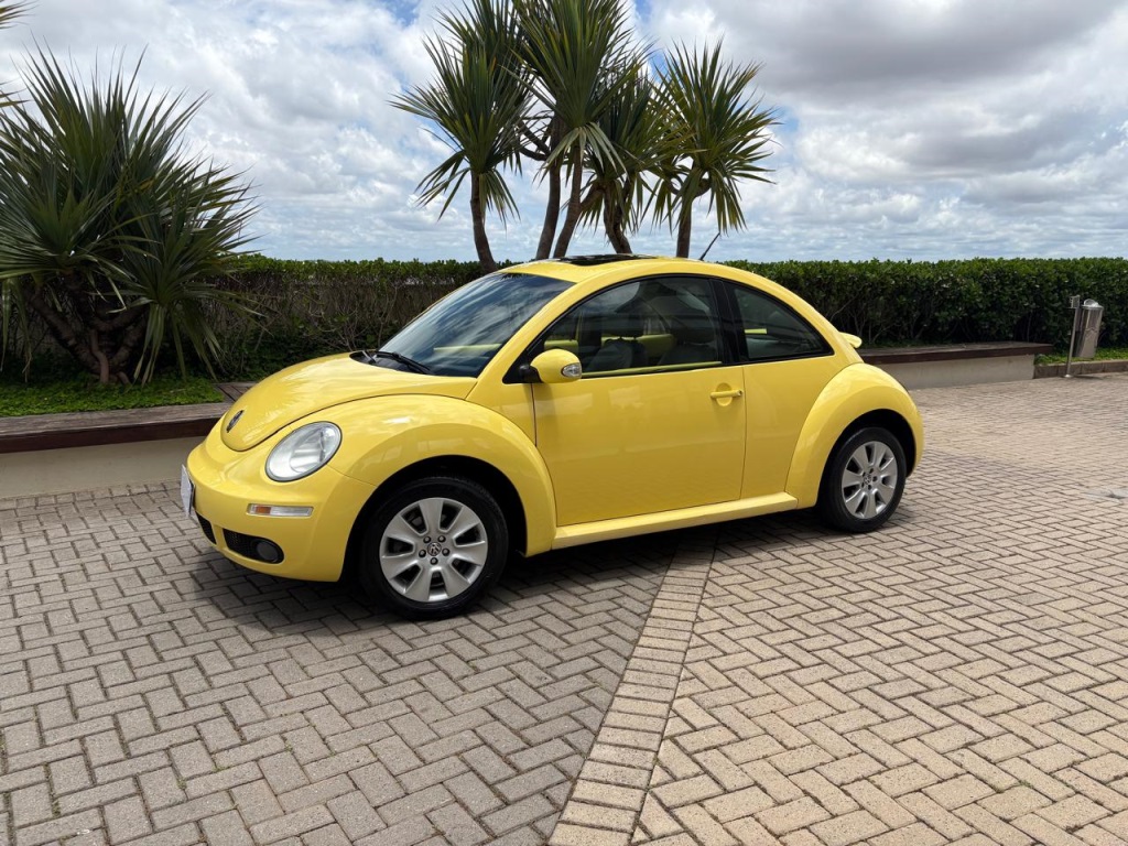 VOLKSWAGEN NEW BEETLE 2.0 MI 8V GASOLINA 2P AUTOMÁTICO