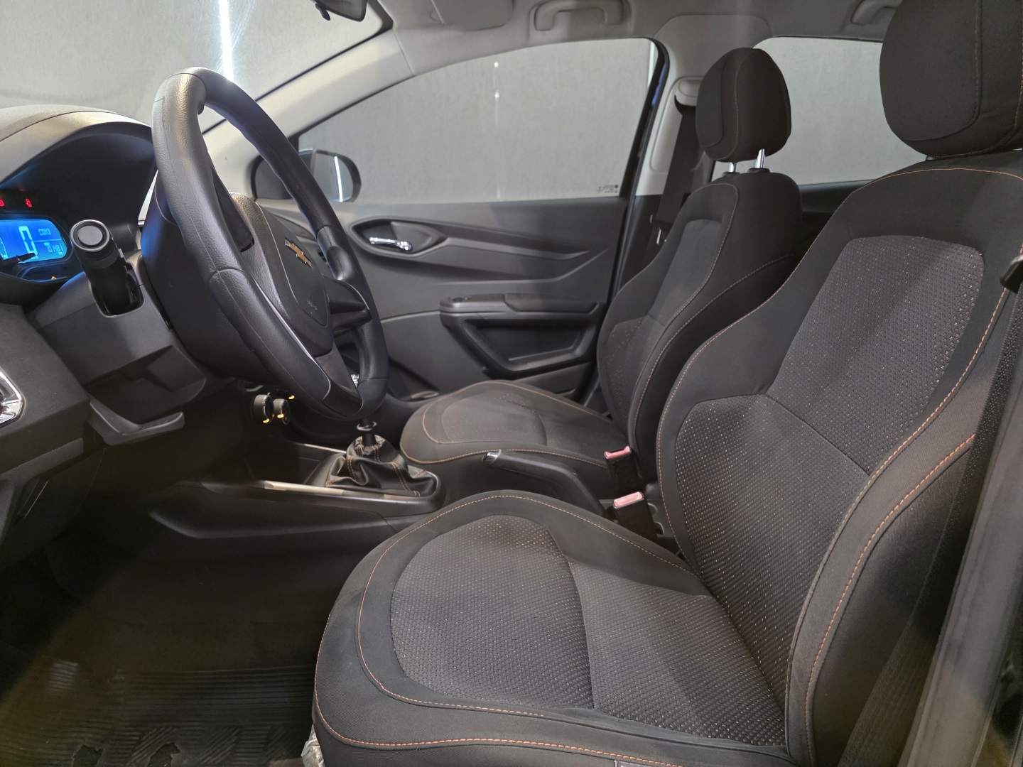 Chevrolet Onix 1.4 Mpfi LTZ 8V Flex 4P Manual - foto 2