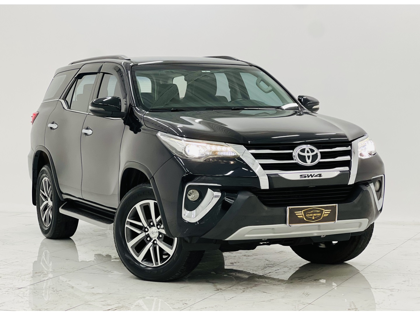 TOYOTA HILUX SW4