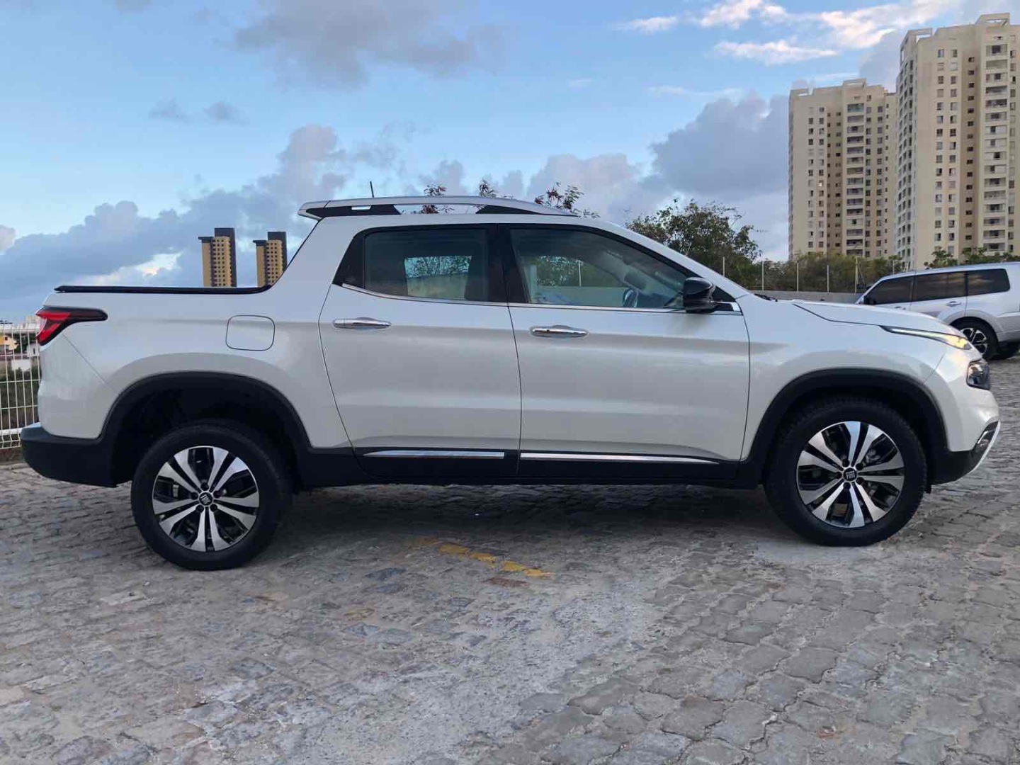 FIAT TORO 2.0 16V TURBO DIESEL VOLCANO 4WD AT9