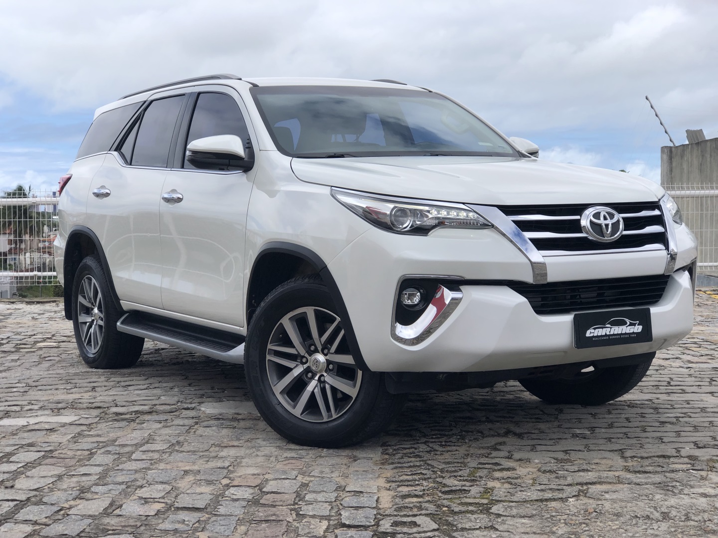TOYOTA HILUX SW4 2.8 SRX 4X4 16V TURBO INTERCOOLER DIESEL 4P AUTOMÁTICO