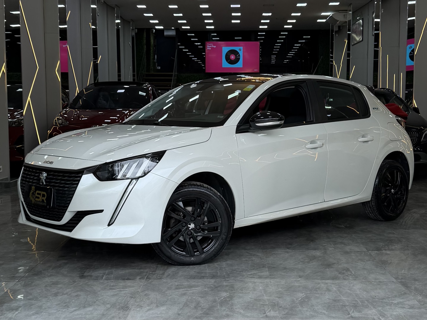 PEUGEOT 208