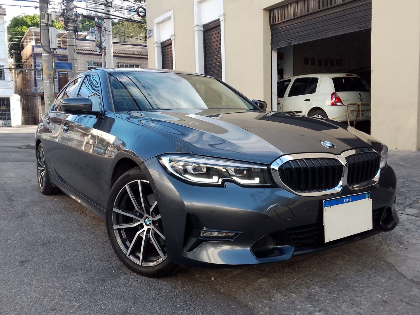 BMW 320i