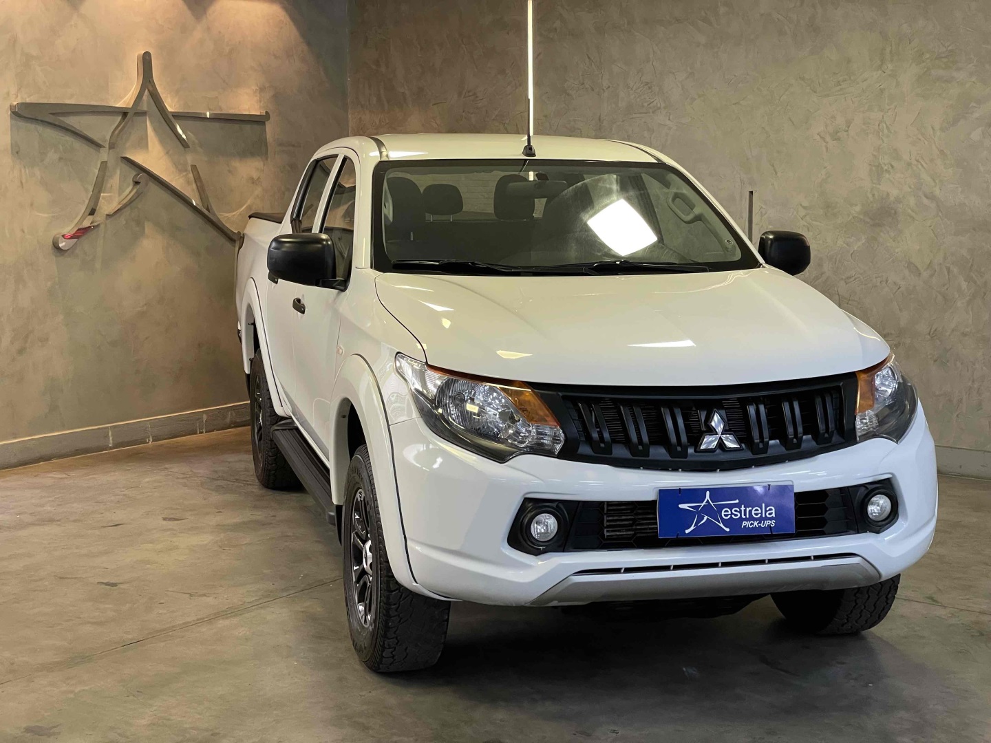 MITSUBISHI L200 TRITON
