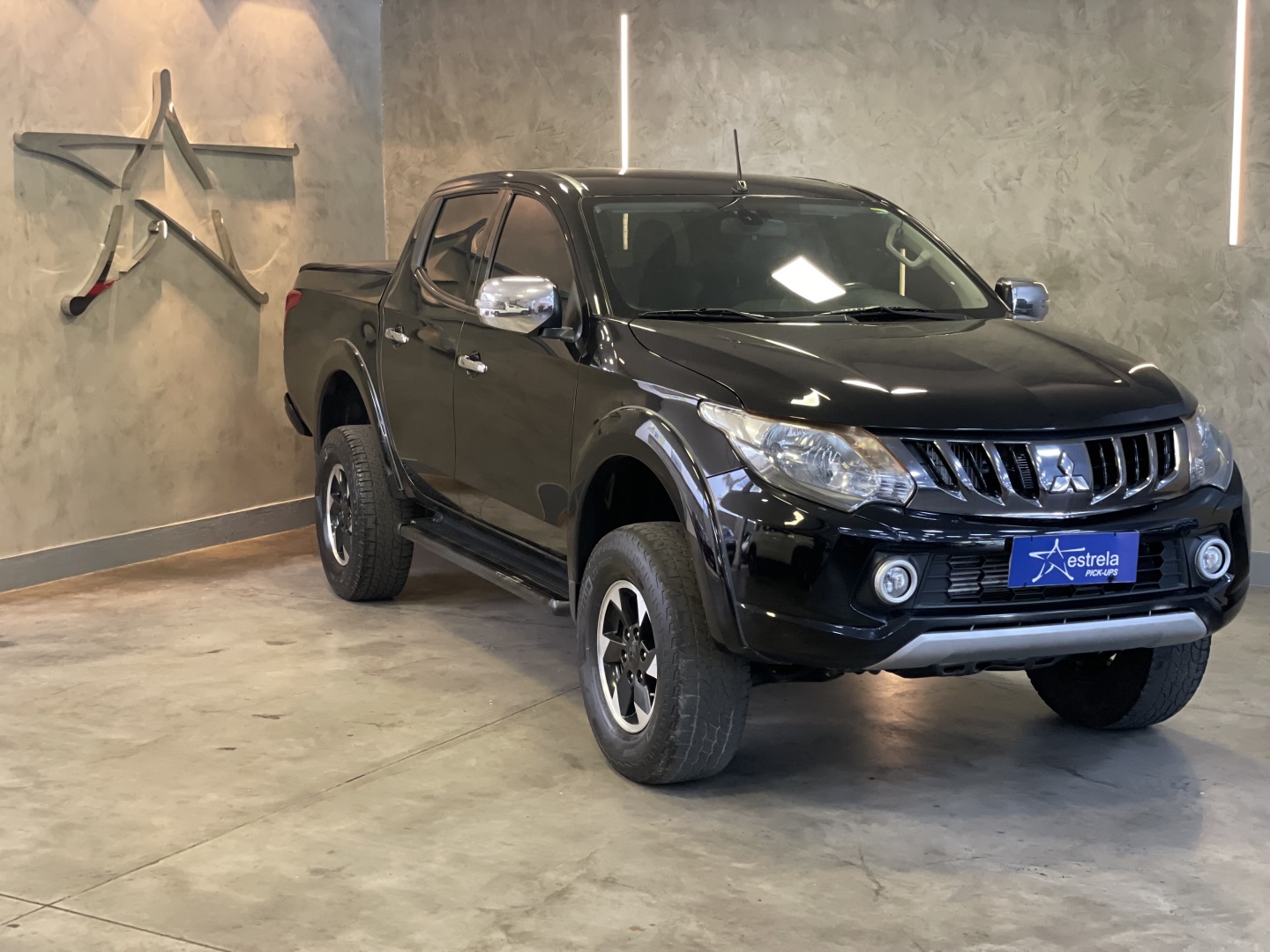 MITSUBISHI L200 TRITON